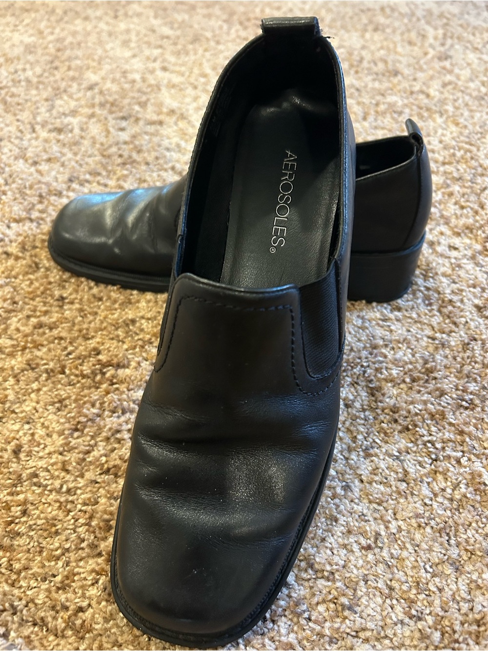 Aerosoles Womenโs Black Leather Chelsea Ankle Boots Slip-On Block Heel 7.5M
